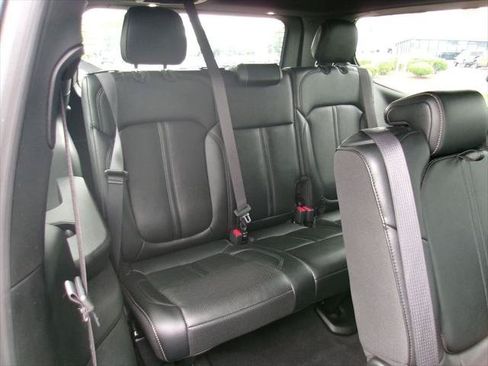 Certified 2024 Jeep Wagoneer Series II w/ Flexible Seating Group AWD/4WD image 10