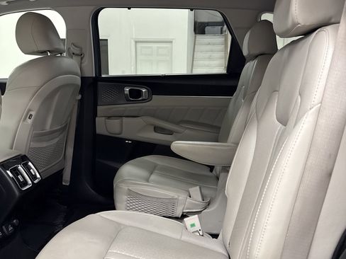 Used 2023 Kia Sorento SX Prestige image 18