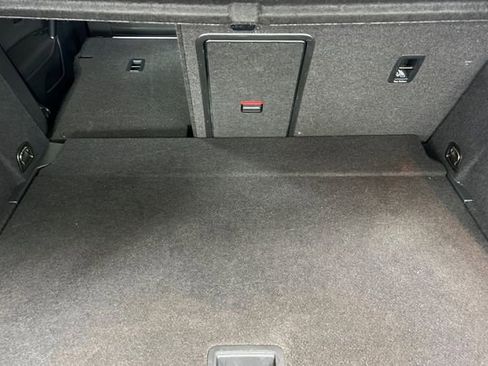 Used 2016 Volkswagen e-Golf SE image 18