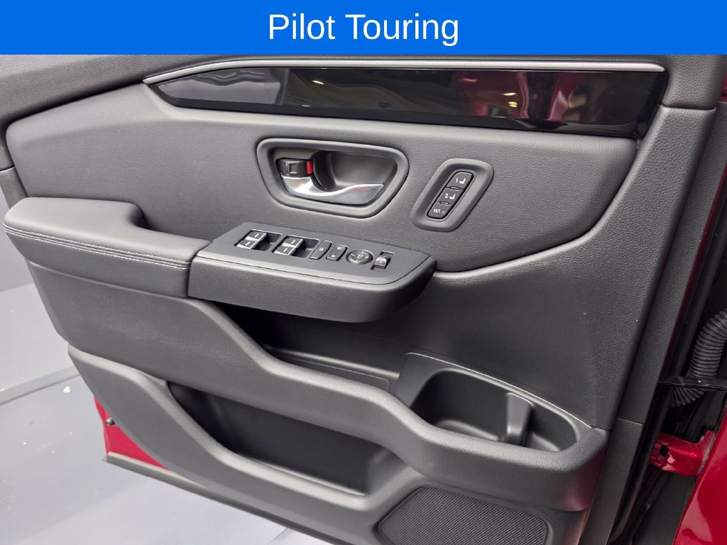 Used 2025 Honda Pilot Touring image 27