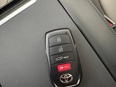 Used 2026 Toyota Highlander XLE AWD/4WD image 28