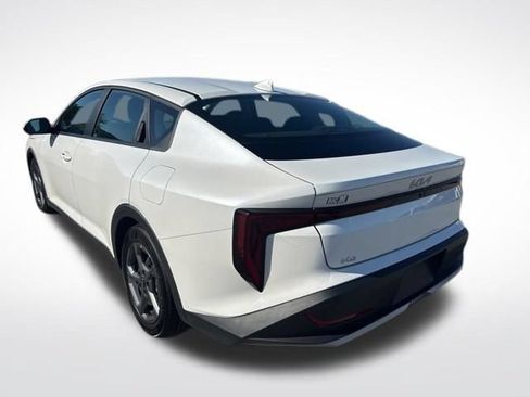 Used 2025 Kia K4 FWD image 3