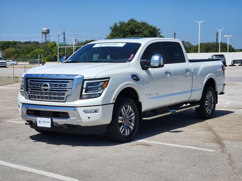 Used 2024 Nissan Titan Platinum Reserve w/ Moonroof Package AWD/4WD image 2