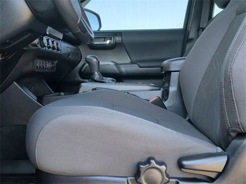 Certified 2019 Toyota Tacoma TRD Sport image 11