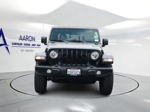 Used 2021 Jeep Gladiator Sport AWD/4WD image 4