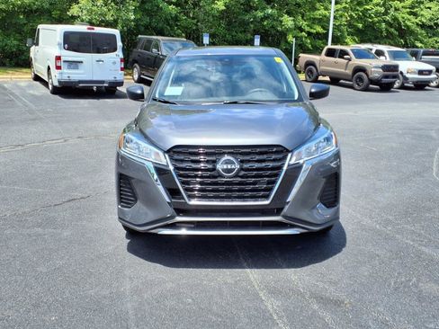 New 2025 Nissan Kicks Play S image 2