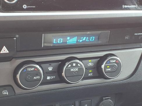 Used 2022 Toyota Tacoma TRD Off-Road w/ Technology Package image 24