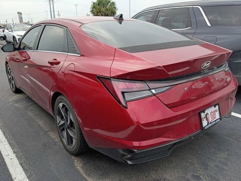 Used 2021 Hyundai Elantra Limited FWD image 4