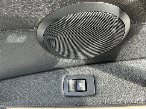 Used 2013 BMW 335i Convertible image 33