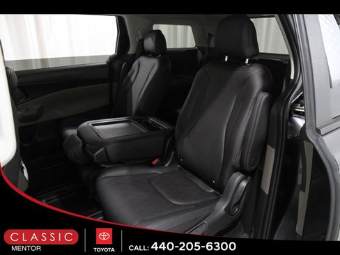 Used 2026 Kia Carnival LX image 19