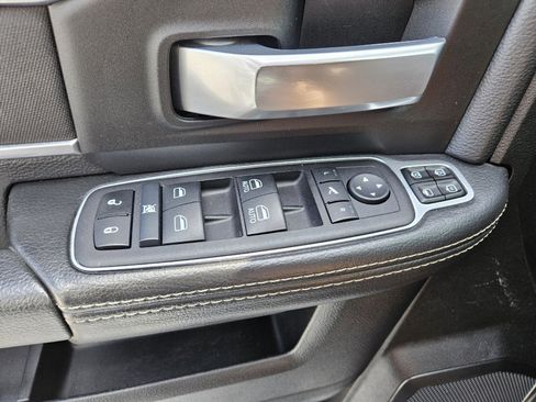 Used 2024 RAM 2500 Big Horn AWD/4WD image 31