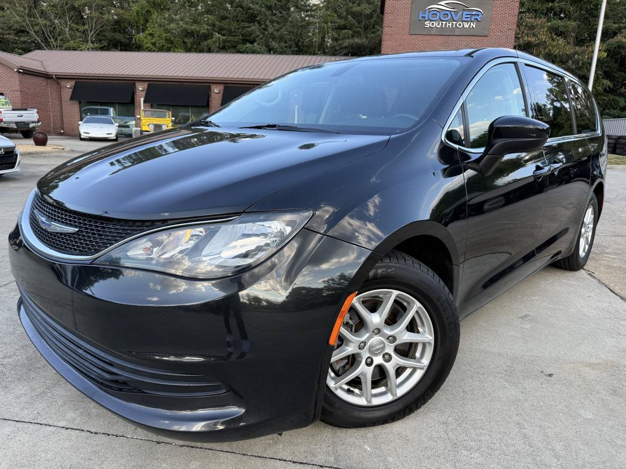 Used 2020 Chrysler Voyager LX w/ Cold Weather Group FWD image 1