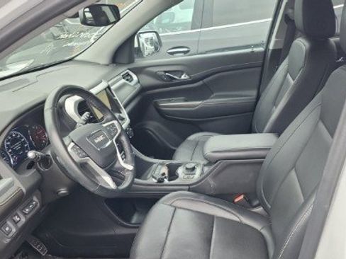 Used 2023 GMC Acadia SLT w/ Technology Package image 4