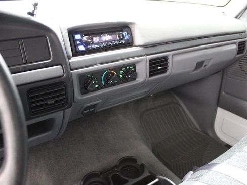 Used 1995 Ford F150 XL image 17