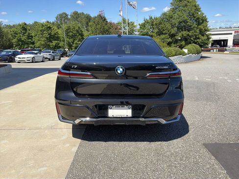 Used 2025 BMW i7 eDrive50 w/ Executive Package RWD image 7