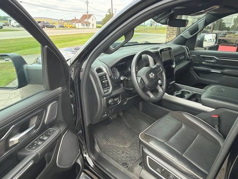 Used 2024 RAM 1500 Laramie AWD/4WD image 18