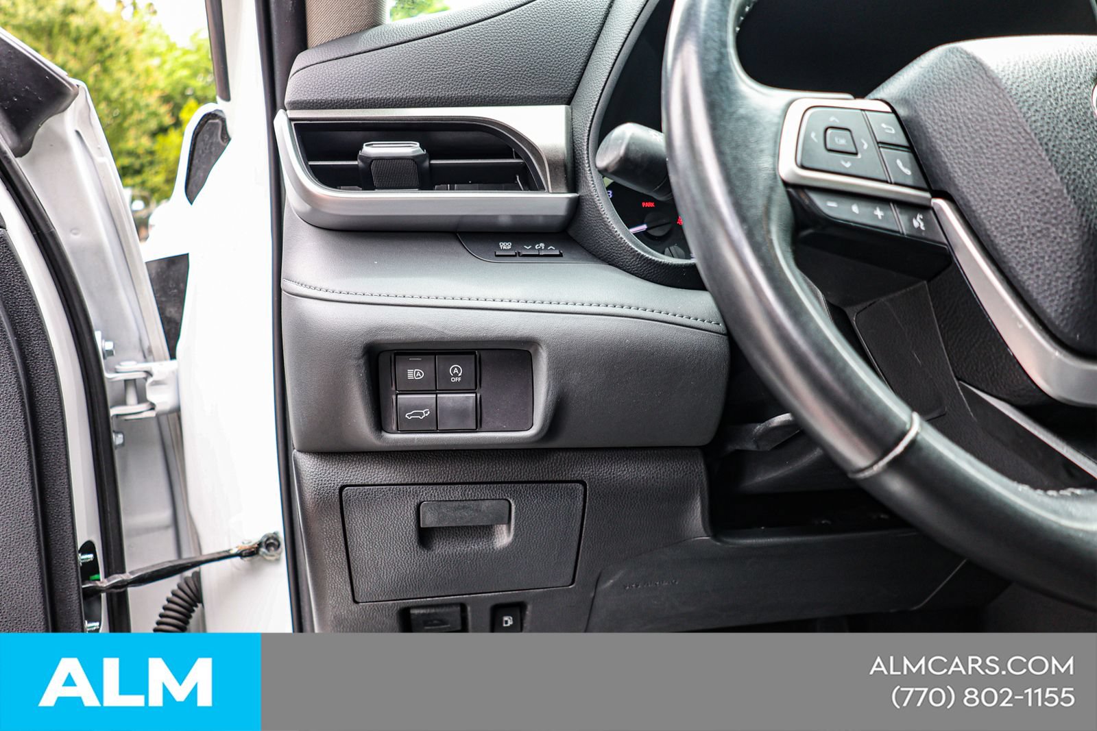Used 2024 Toyota Highlander LE FWD image 20
