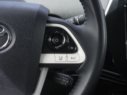 Used 2017 Toyota Prius Four Touring w/ Premium Convenience Package FWD image 12