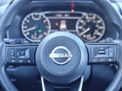 Certified 2023 Nissan Rogue SV image 16
