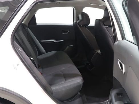 Used 2025 Kia K4 LXS image 65