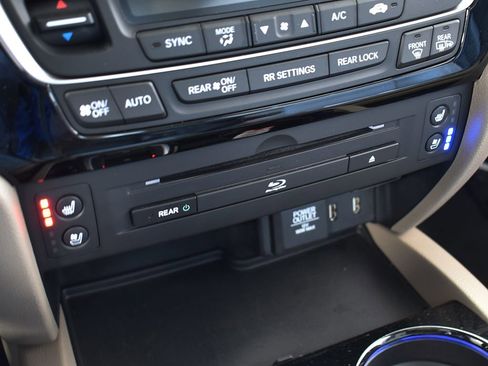 Used 2016 Honda Pilot Elite image 18