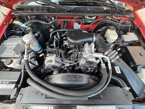 Used 2001 Chevrolet Blazer Xtreme w/ Preferred Equipment Group image 13