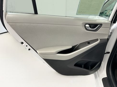 Used 2020 Hyundai Ioniq SEL image 26