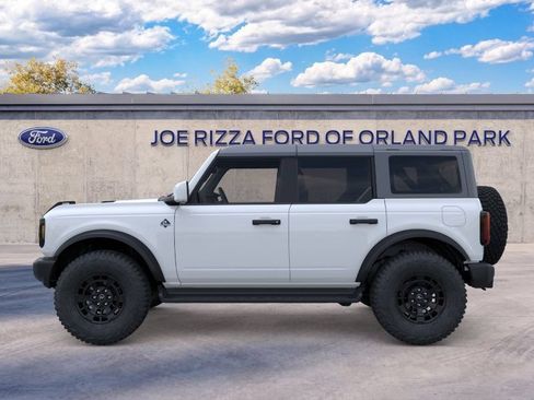 New 2026 Ford Bronco Outer Banks w/ Sasquatch Package AWD/4WD image 3