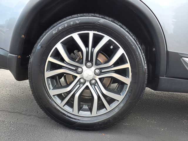 Used 2016 Mitsubishi Outlander GT AWD/4WD image 10