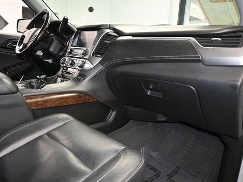 Used 2020 Chevrolet Suburban LT image 52