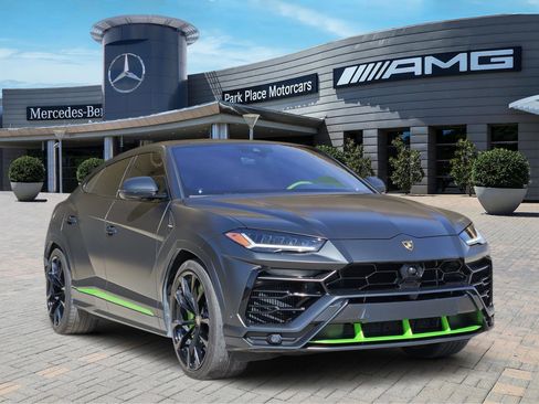 Used 2021 Lamborghini Urus image 2