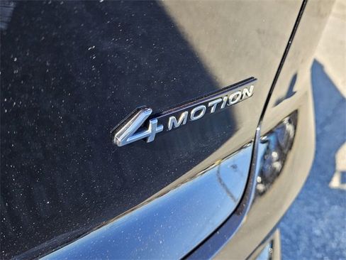 Used 2023 Volkswagen Atlas Cross Sport SE w/ Panoramic Sunroof Package image 12