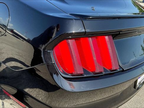 Used 2016 Ford Mustang Coupe RWD image 26