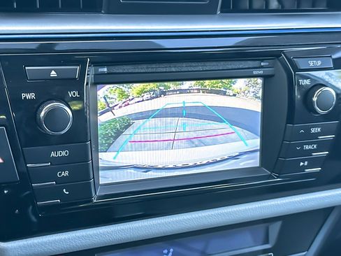 Used 2015 Toyota Corolla LE FWD image 24