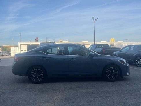Used 2024 Nissan Sentra SV image 6
