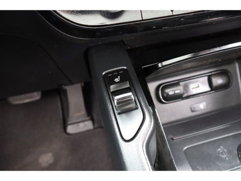Used 2022 Kia Telluride S FWD image 27