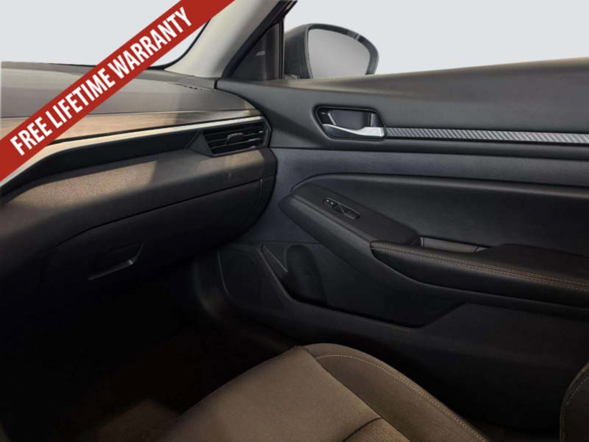 Used 2025 Nissan Altima 2.5 SV FWD image 24