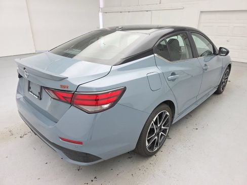 Used 2025 Nissan Sentra SR FWD image 11