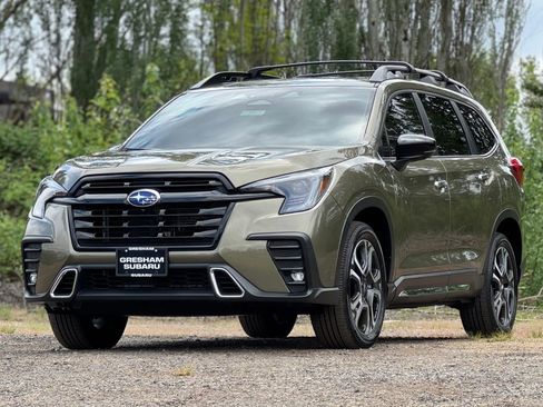 Certified 2025 Subaru Ascent Touring w/ Popular Package #2 AWD/4WD image 3