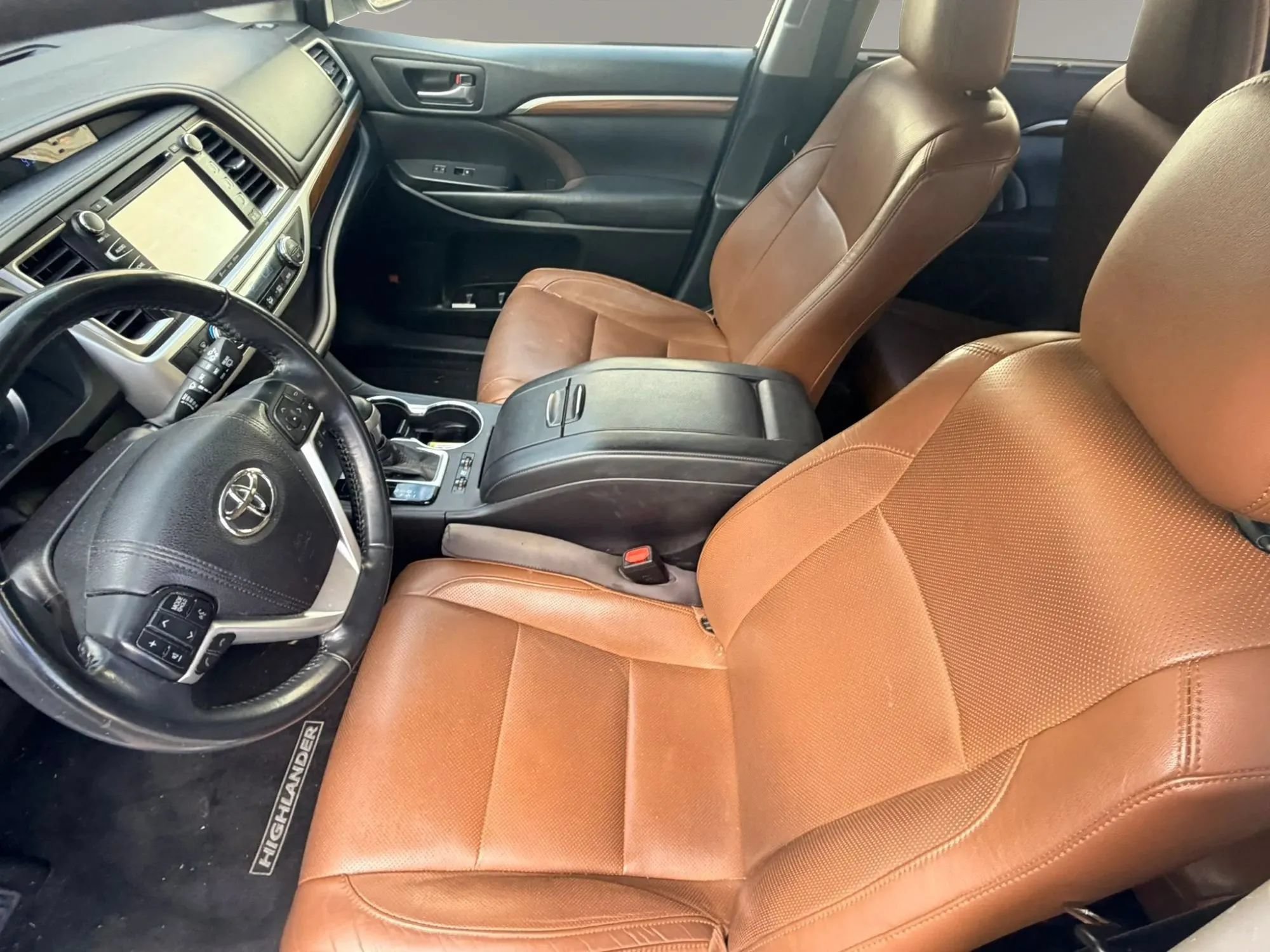 Used 2018 Toyota Highlander Limited FWD image 31