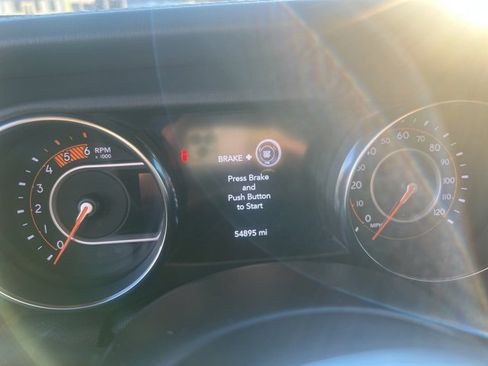 Used 2020 Jeep Wrangler Unlimited Sahara image 13