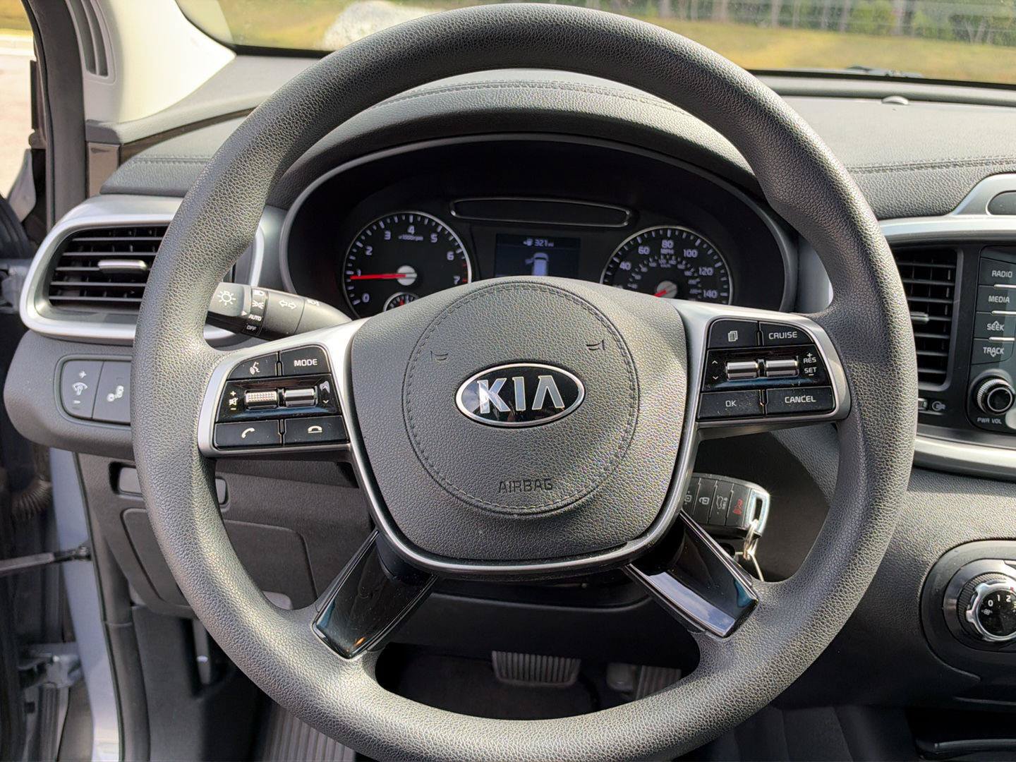 Used 2020 Kia Sorento LX FWD image 22