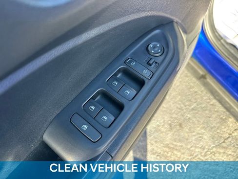 Used 2024 Hyundai Venue SEL image 15