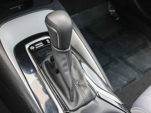 Used 2024 Toyota Corolla SE w/ SE Premium Package FWD image 16