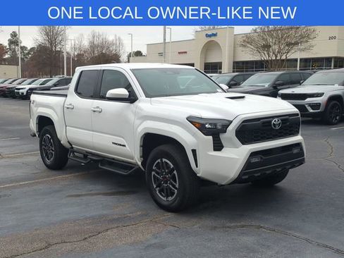 Used 2024 Toyota Tacoma TRD Sport image 7