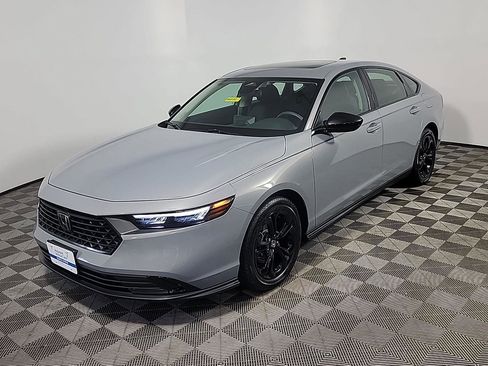 Certified 2025 Honda Accord SE image 12