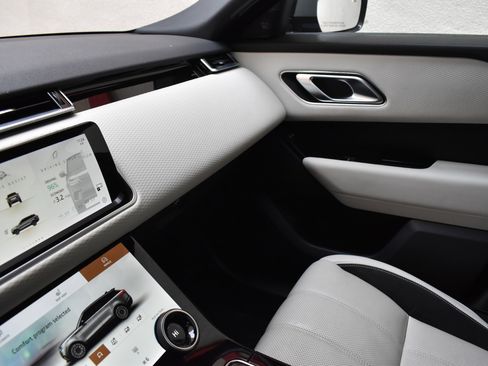 Used 2023 Land Rover Range Rover Velar R-Dynamic S image 42