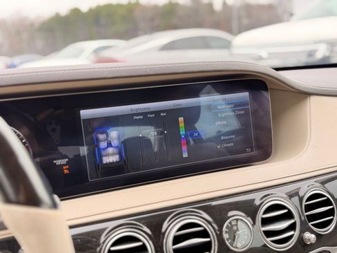 Used 2020 Mercedes-Benz S 560 4MATIC Sedan image 55