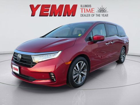 Used 2023 Honda Odyssey Touring image 3