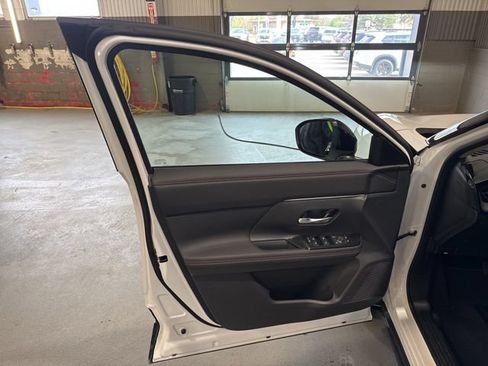 New 2026 Nissan Kicks SR w/ Cold Weather Package AWD/4WD image 9